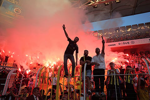 Fenerbahce supporters 